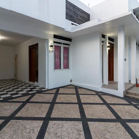 Spacious, White-Villa Belgareti @Kiara Condong Bandung Bagian luar foto