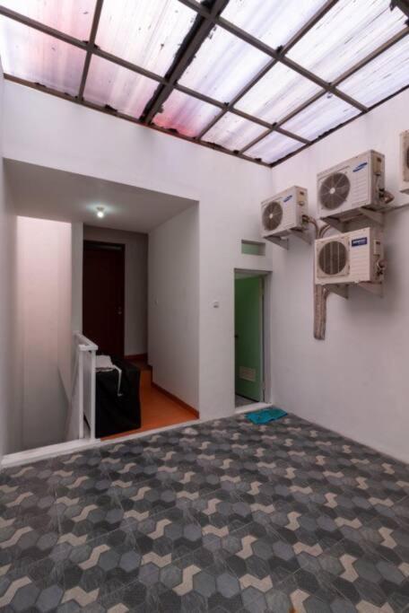 Spacious, White-Villa Belgareti @Kiara Condong Bandung Bagian luar foto