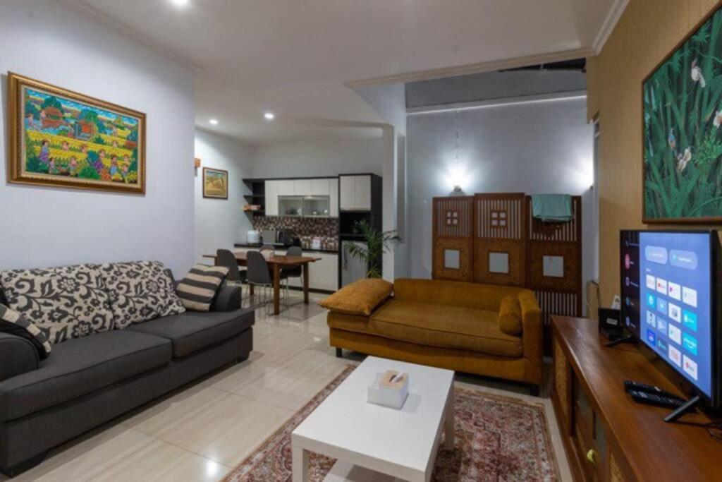 Spacious, White-Villa Belgareti @Kiara Condong Bandung Bagian luar foto