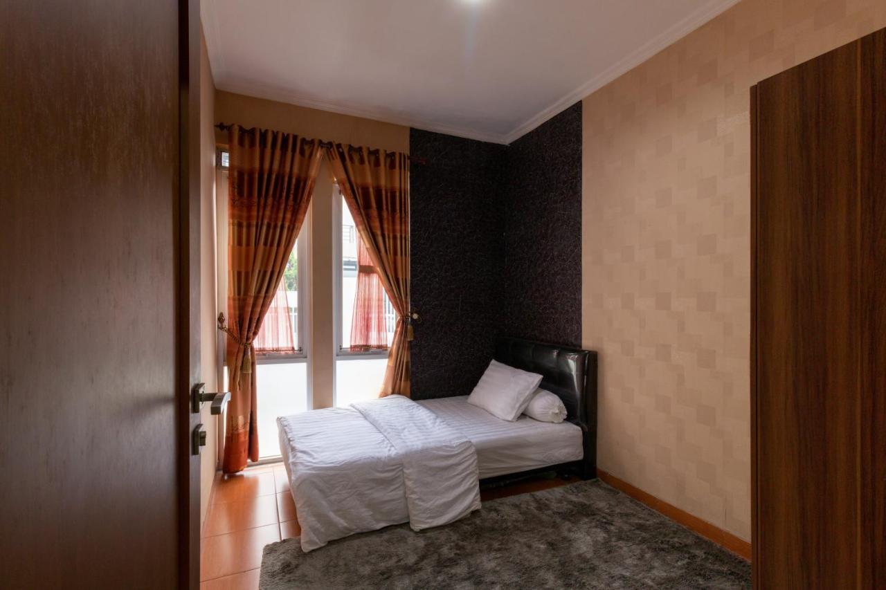 Spacious, White-Villa Belgareti @Kiara Condong Bandung Bagian luar foto