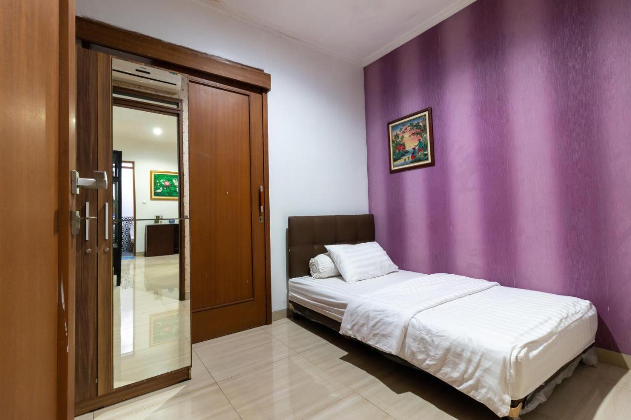 Spacious, White-Villa Belgareti @Kiara Condong Bandung Bagian luar foto