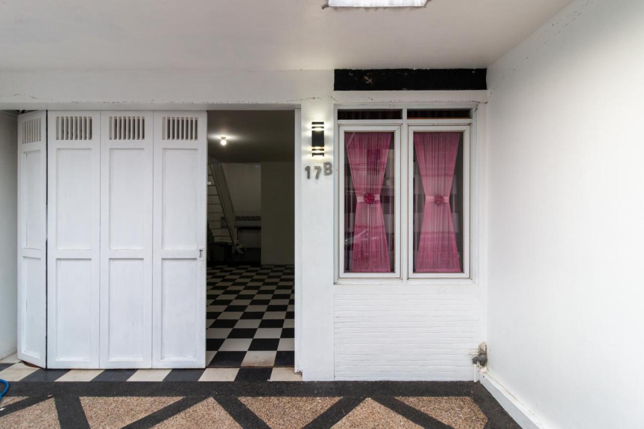 Spacious, White-Villa Belgareti @Kiara Condong Bandung Bagian luar foto