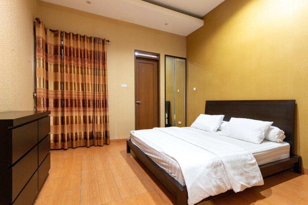 Spacious, White-Villa Belgareti @Kiara Condong Bandung Bagian luar foto